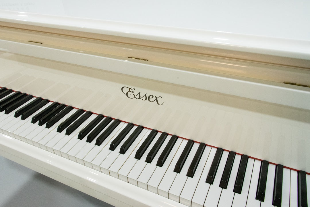 PRE-OWNED ESSEX GRAND EGP155C WHITE SN:133029 - Classic Grand