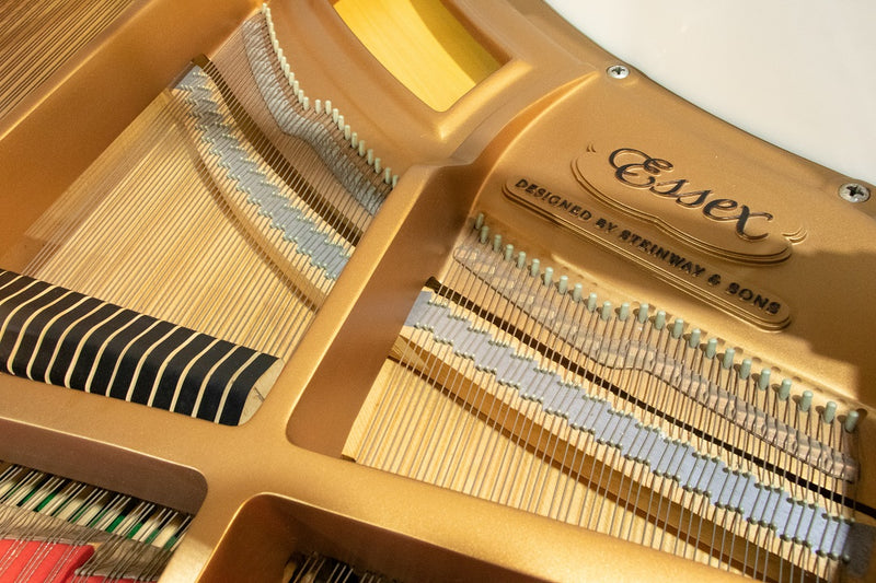 PRE-OWNED ESSEX GRAND EGP155C WHITE SN:133029 - Classic Grand