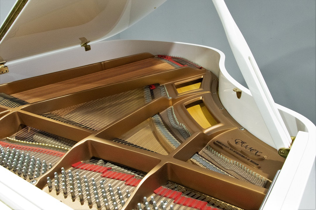 PRE-OWNED ESSEX GRAND EGP155C WHITE SN:133029 - Classic Grand